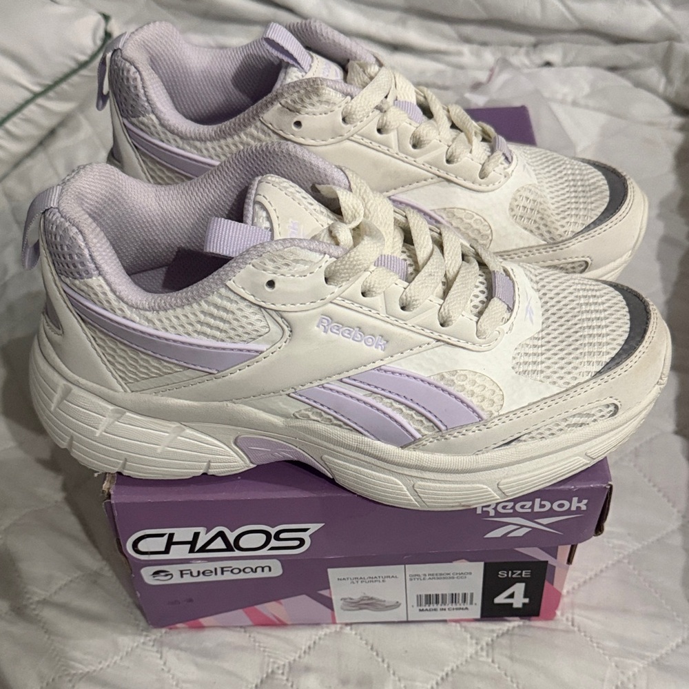 Girl’s Reebok Chaos Fuel Foam White and Light Lavender size 4